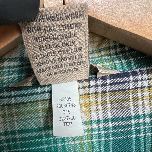 Duluth Trading Co. Women’s Teal Plaid Cotton Flannel Button Down Shirt, XS - Picture 5 of 8
